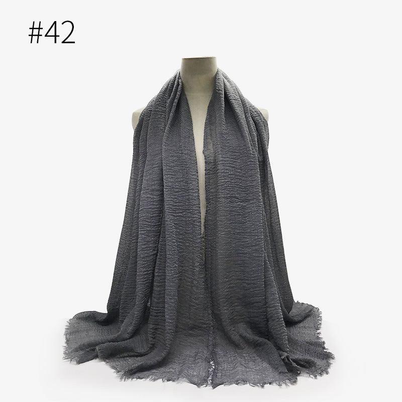 Soft Bubble Cotton Hijab with Fringes – Elegant & Cozy