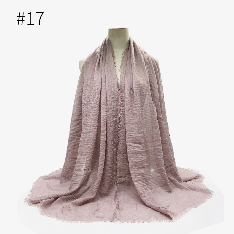 Soft Bubble Cotton Hijab with Fringes – Elegant & Cozy