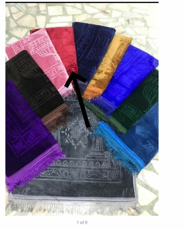Raschel Embossed Prayer Mat with Tassels – Soft & Elegant
