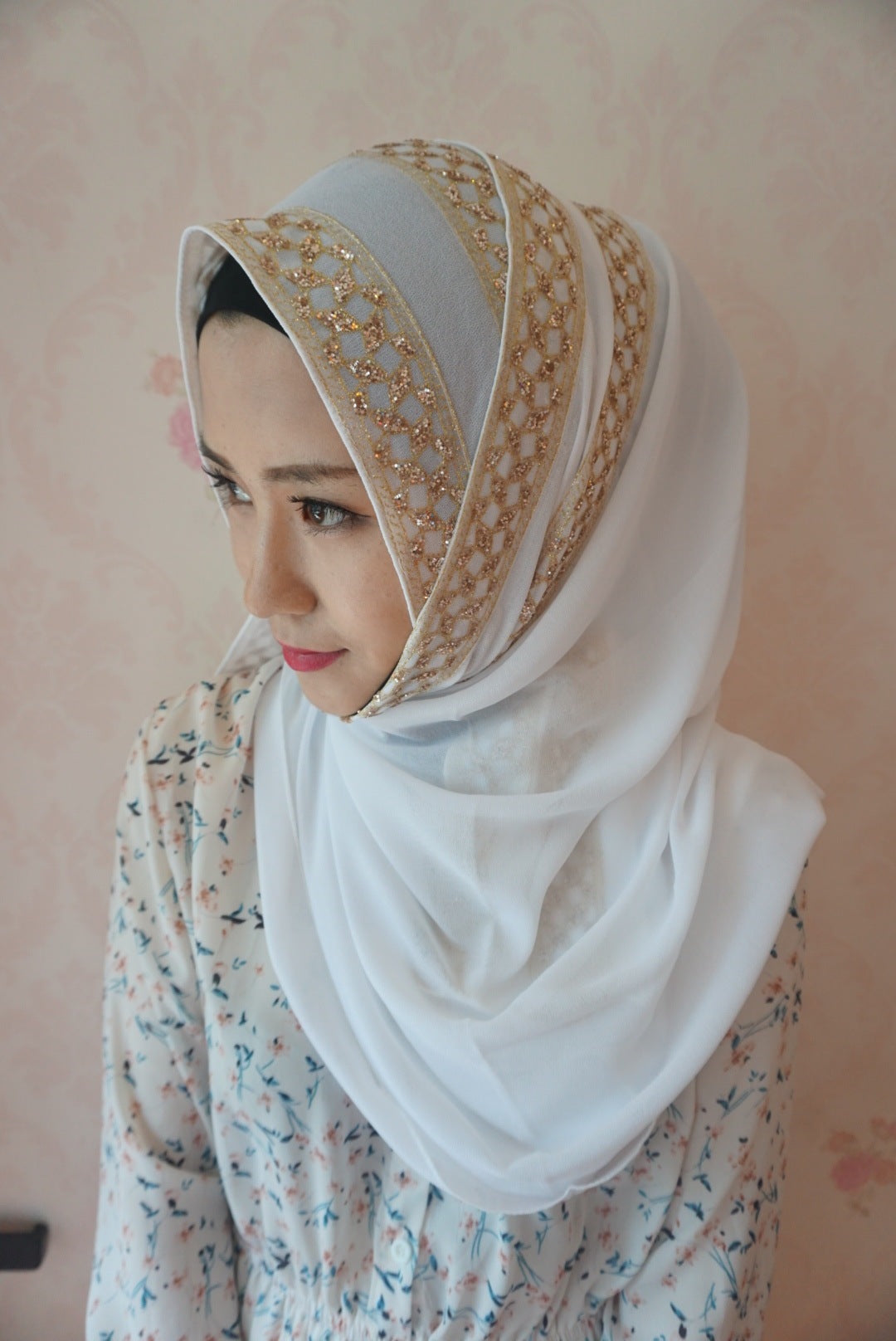 Pearl Chiffon Gold Sprinkle Hijab – Elegant Tassel Headscarf