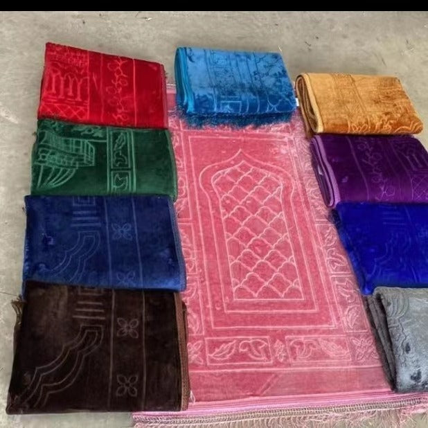 Raschel Embossed Prayer Mat with Tassels – Soft & Elegant